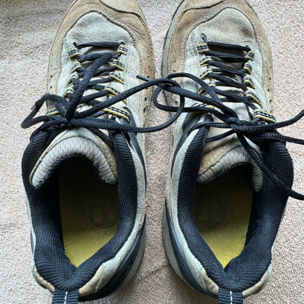 Women’s Merrell Pulse Khaki and Black trail shoes- size 9